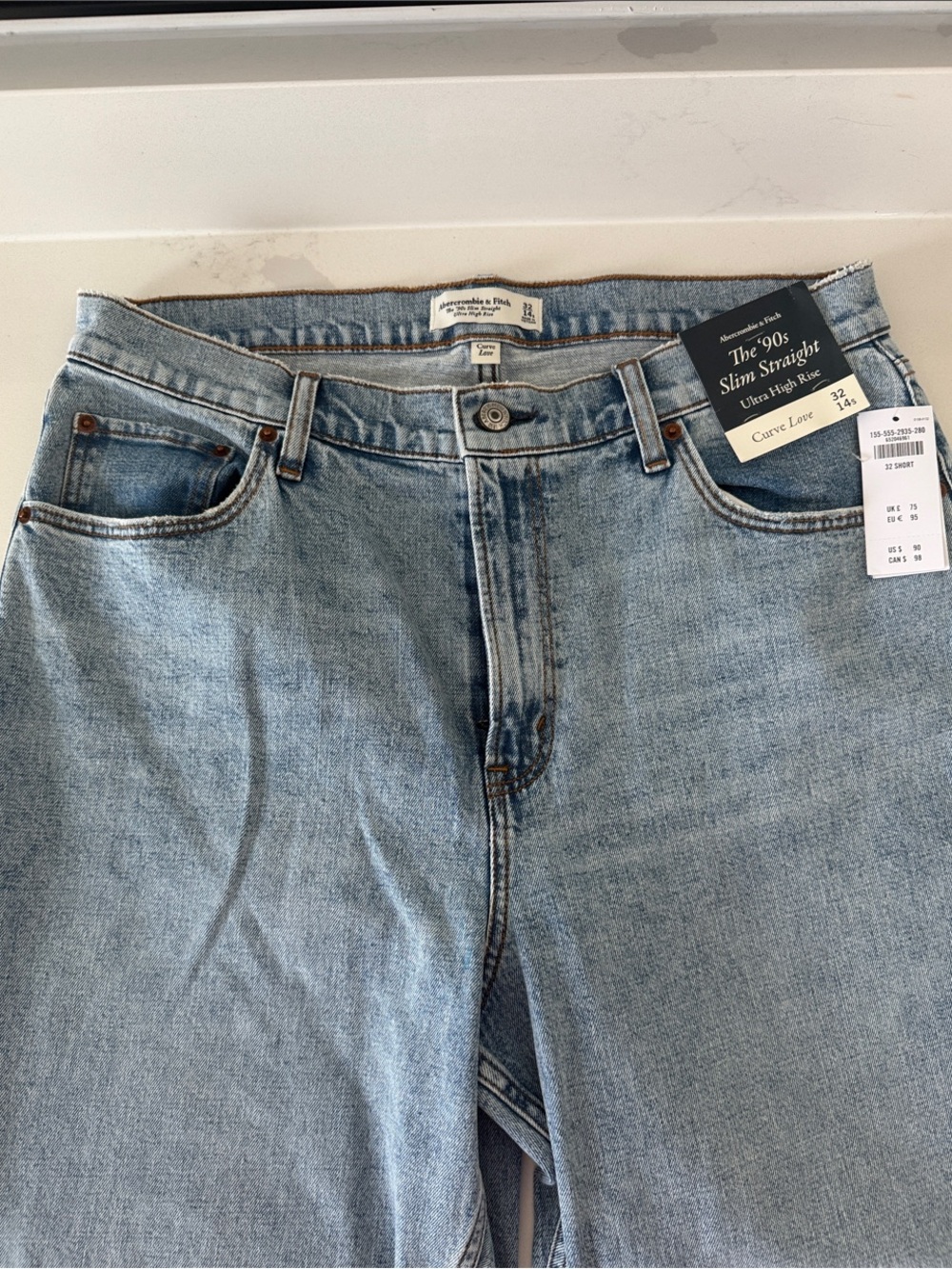 NWT Abercrombie The 90s Slim Straight Ultra High Rise Curve Love 14s/32